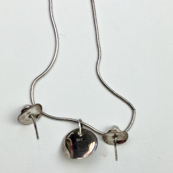 RED ENVELOPE sterling Silver and Pearl Petal Necklace and Earrings Set - Picture 13 of 14